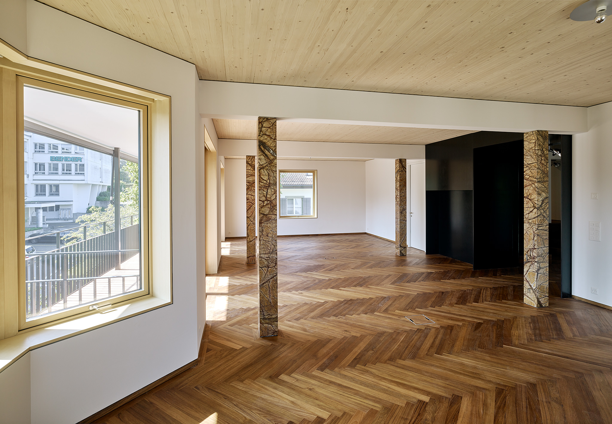 E16604 Alpa 058644p SCREEN